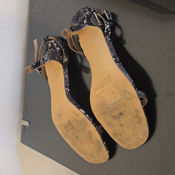 Urban Outfitters Heels - Picture 4 of 10